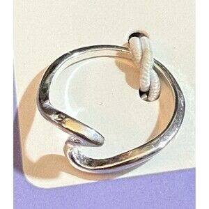 Claire's Silver-Tone Wave Ring Sz 7 NWT